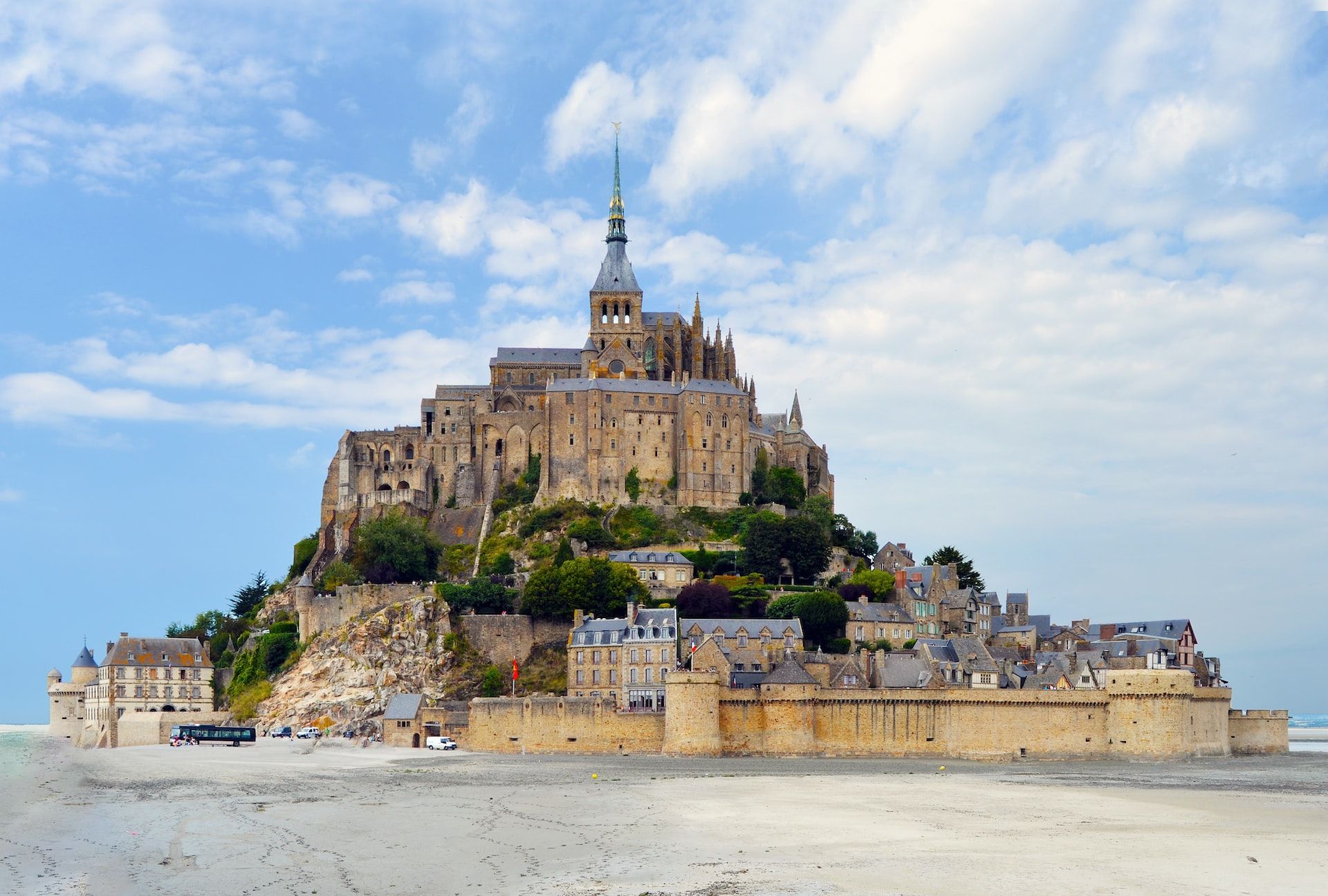 Mont-Saint-Michel: de l'histoire à la nature