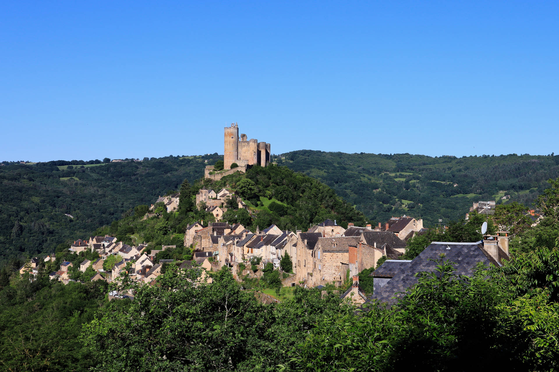 {"en":"Once upon a time... Najac","fr":"Il était une fois... Najac"}