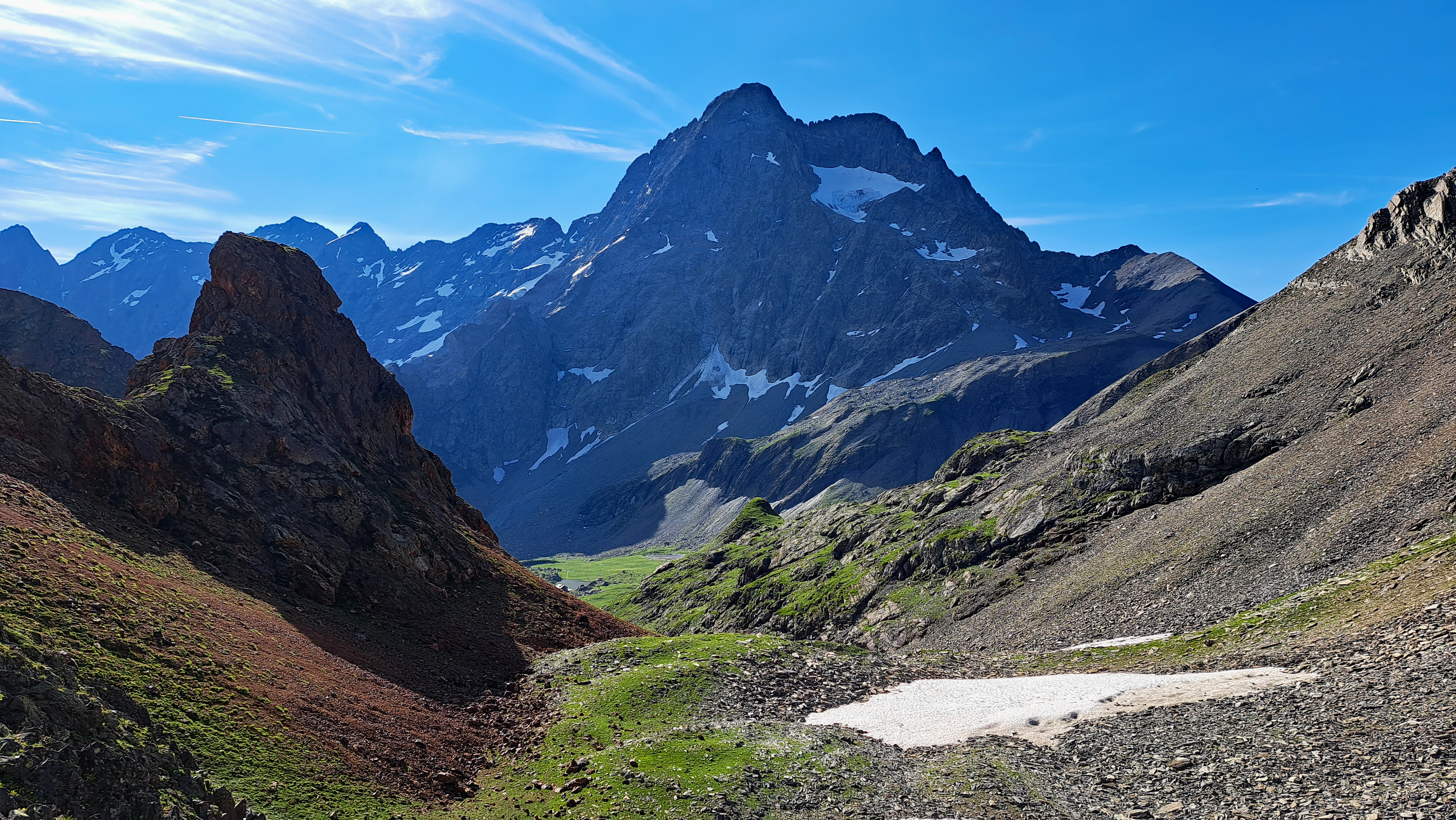 {"fr":"Intégrale du Tours des Ecrins du 28/08 au 6/09/2024 Tarif 1889€","en":"Complete Tour des Ecrins from 08/28 to 09/6/2024 Price €1,889"}