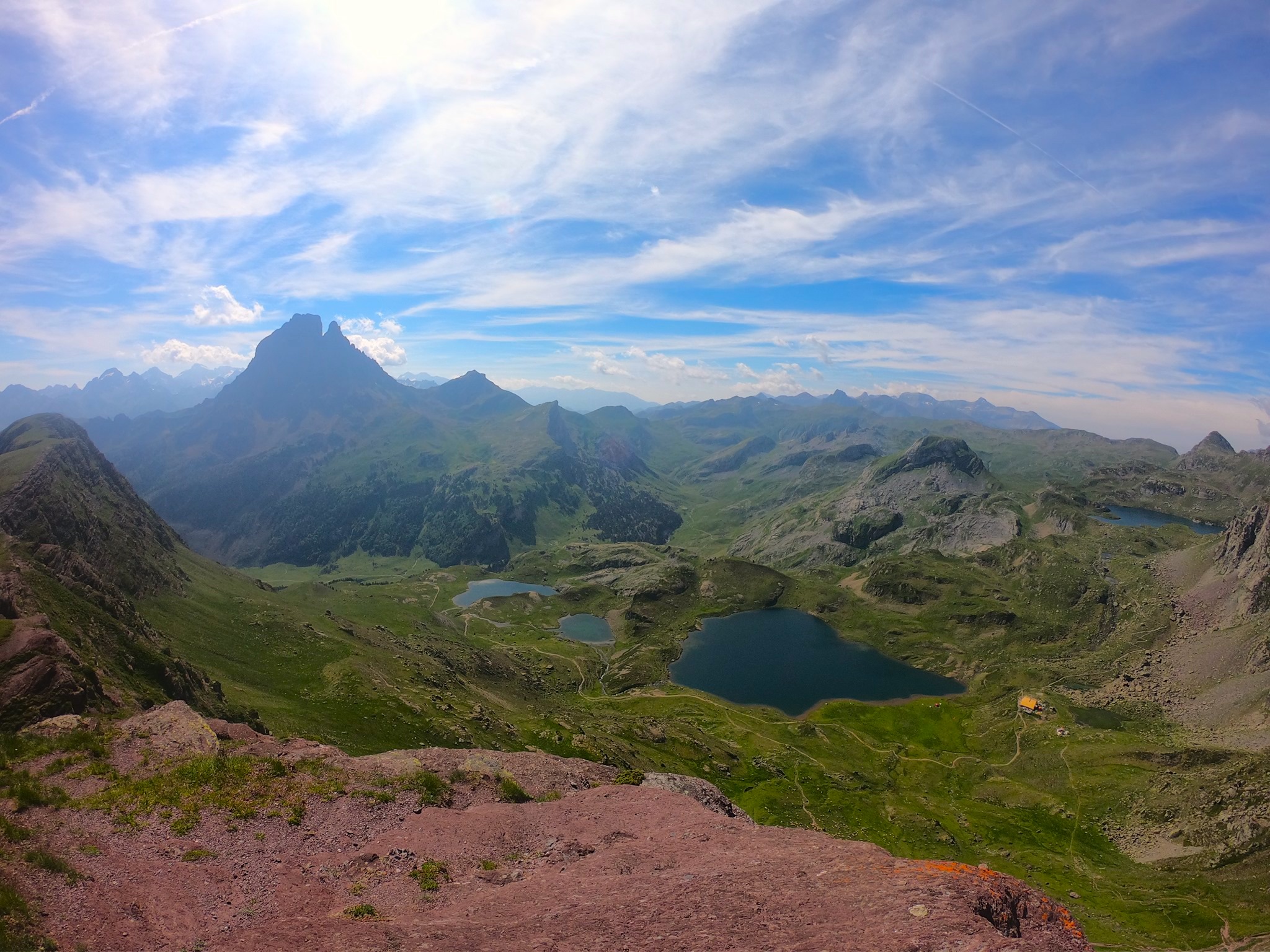 {"fr":"Sorties en montagne en vallée d'Aspe ou Ossau","en":"Mountain outings in the Aspe or Ossau valley"}