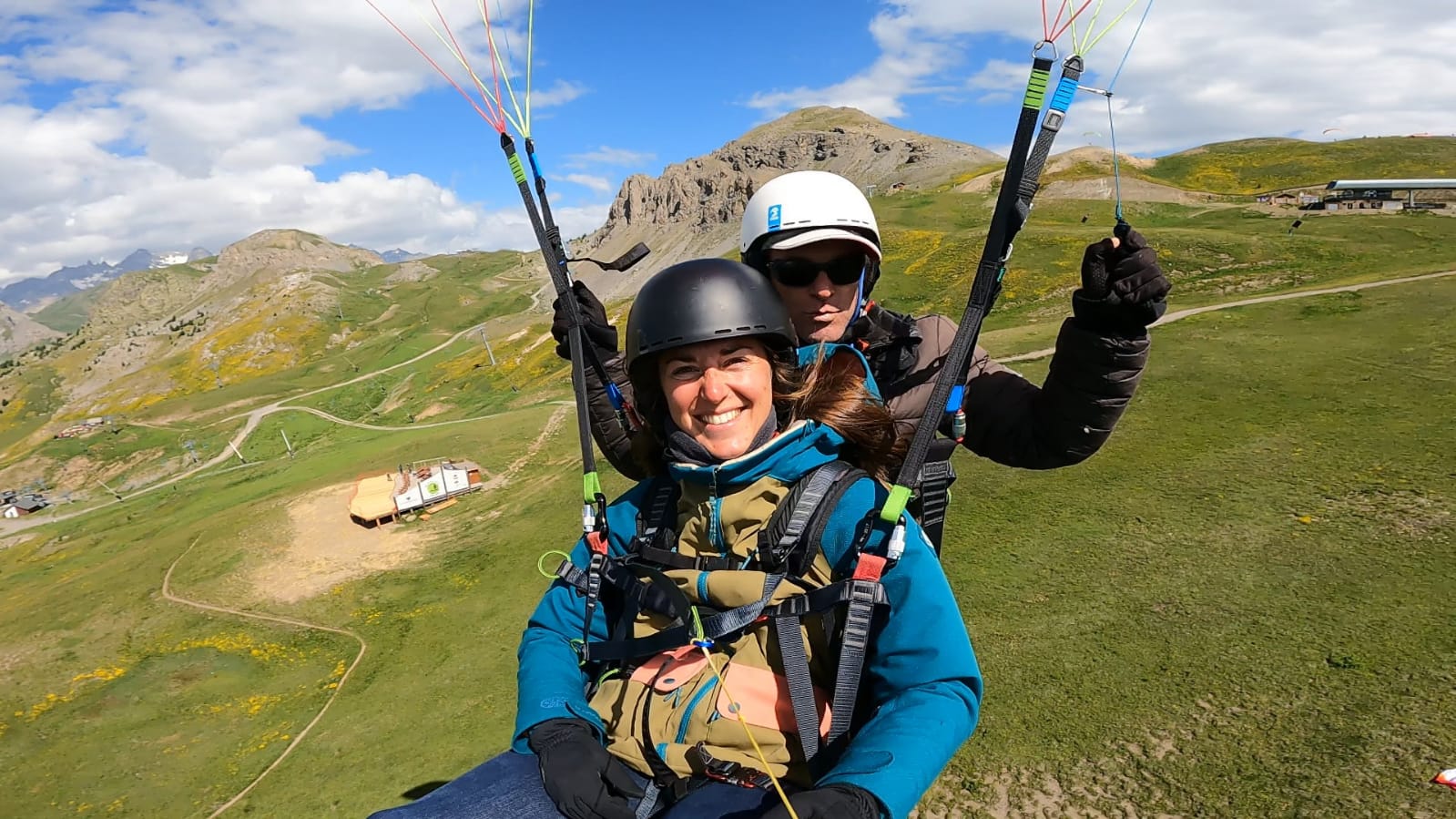 {"fr":"Baptême parapente ","en":"paragliding baptism"}