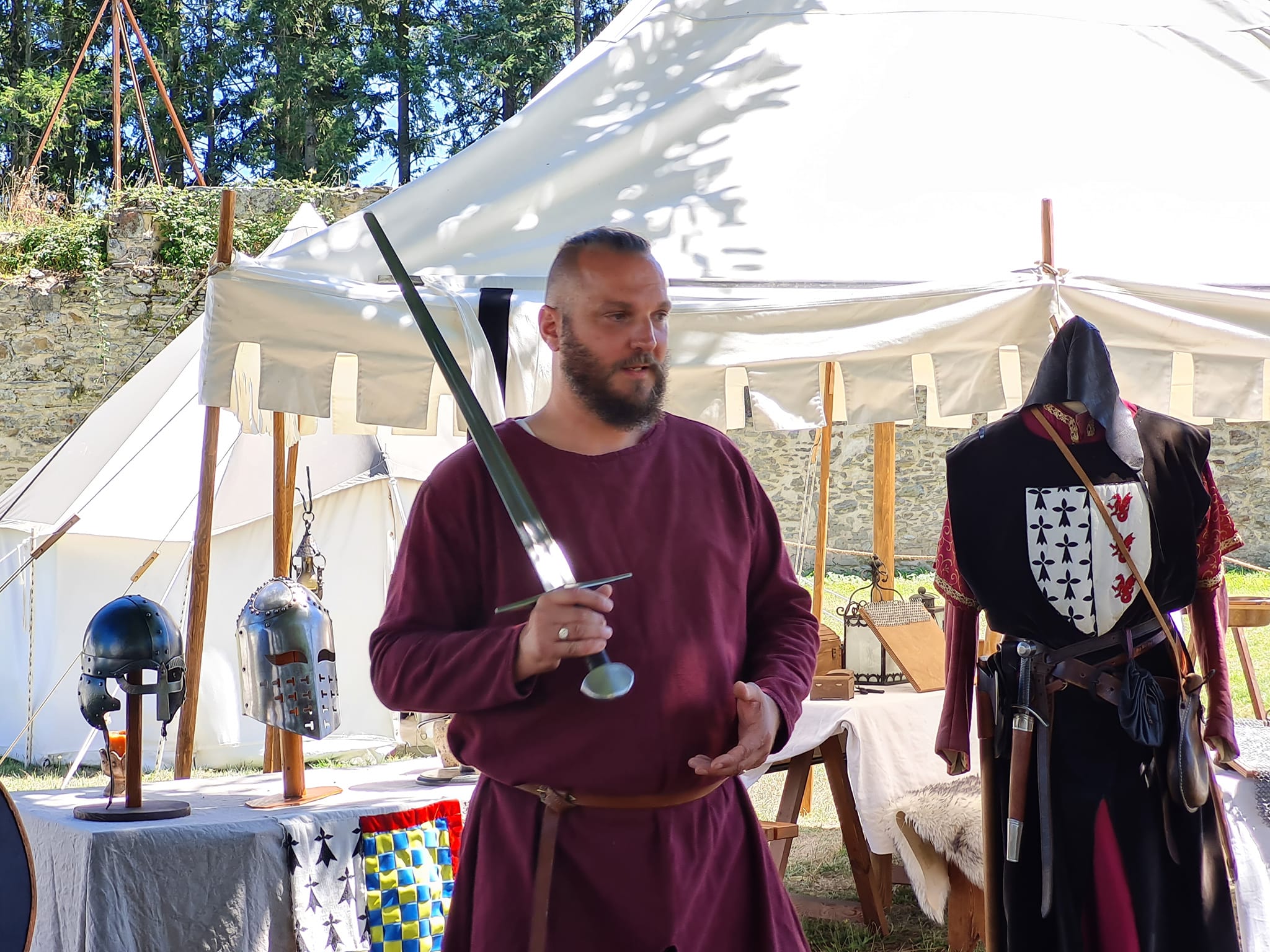 {"fr":"13 et 14 juillet Petit Blain Pédagogique Campement Médiéval","en":"July 13 and 14 Petit Blain Pedagogical Medieval Camp"}